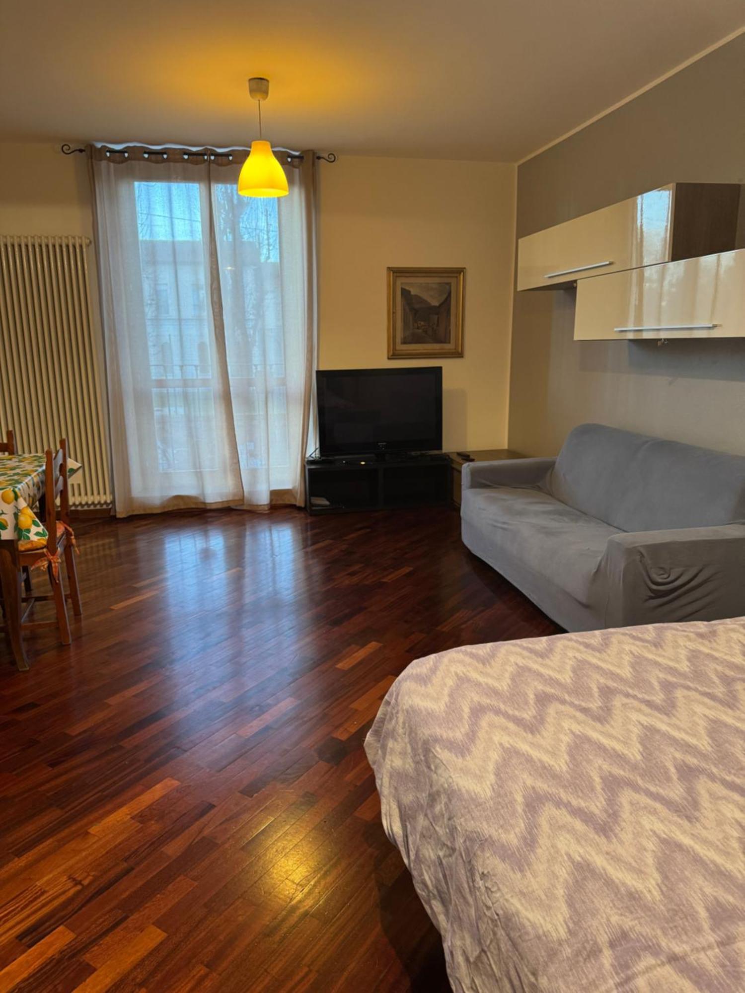 Ampio Monolocale Apartment Brescia Ngoại thất bức ảnh