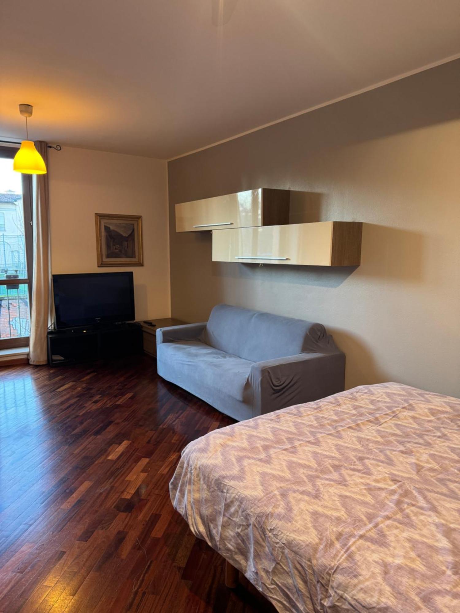 Ampio Monolocale Apartment Brescia Ngoại thất bức ảnh